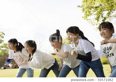 About the location of children running in large numbers About the location of children running in large numbers 50571062