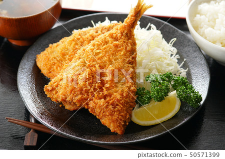 deep-fried horse mackerel   50571399