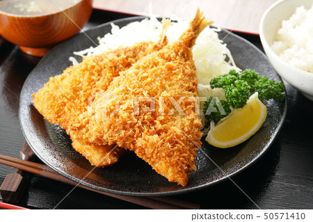 deep-fried horse mackerel   50571410