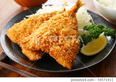 deep-fried horse mackerel   50571411