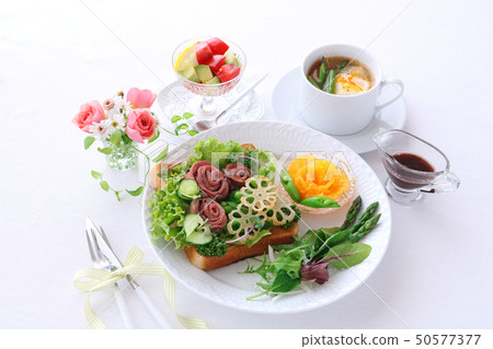 Roast beef open sandwich one plate Roast beef open sandwich one plate 50577377