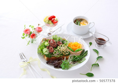 Roast beef open sandwich one plate 50577378