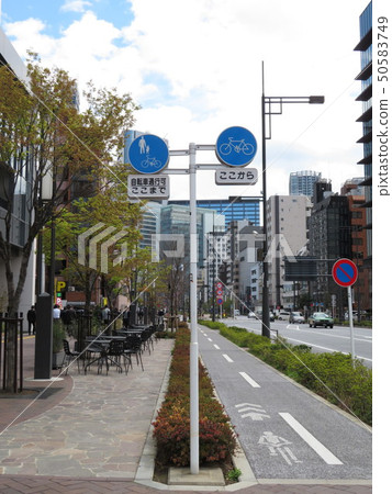 自行車路的路標 自行車路的路標 50583749