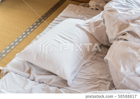 Futon and fold 50588817