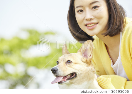 健康,小狗,走路,年輕的女人 健康,小狗,走路,年輕的女人 50595006