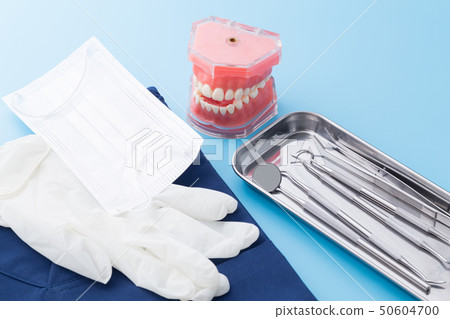 Dentist image 50604700