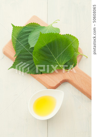 Perilla oil 50608065