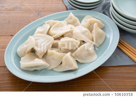 boiled gyoza  50610358