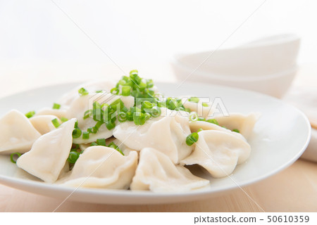 boiled gyoza  50610359