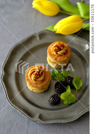 Coffee and walnut cake / coffee and walnut cakes 50611178
