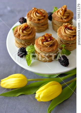 Coffee and walnut cake / coffee and walnut cakes 50611179