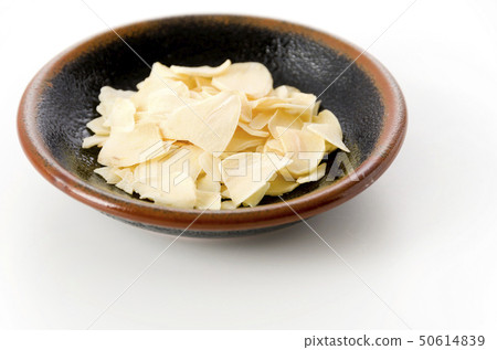 Dried garlic (sliced) Dried garlic (sliced) 50614839