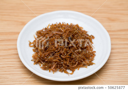 與jako和山藥的煮沸的魚 與jako和山藥的煮沸的魚 50625877