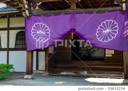 Entrance to the temple hall 50633234