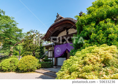 進入寺廟大廳 50633236