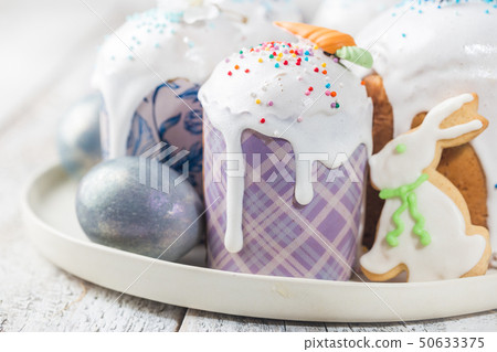 Easter table with Easter cakes Easter table with Easter cakes 50633375