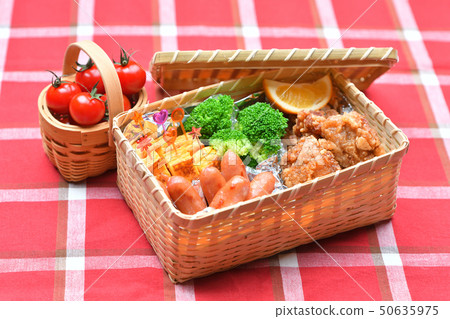 Lunch image of excursion and athletic meet. Lunch box, lunch, side dishes, rice ball. Lunch image of excursion and athletic meet. Lunch box, lunch, side dishes, rice ball. 50635975