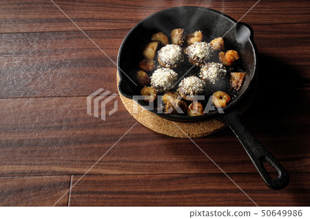 Ahijo of shrimp and mushrooms (with steam) 50649986