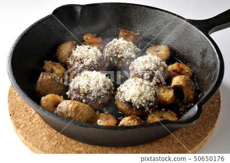 Ahijo蝦和蘑菇(帶蒸汽) Ahijo蝦和蘑菇(帶蒸汽) 50650176