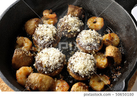 Ahijo with shrimp and mushrooms (with steam) 50650180