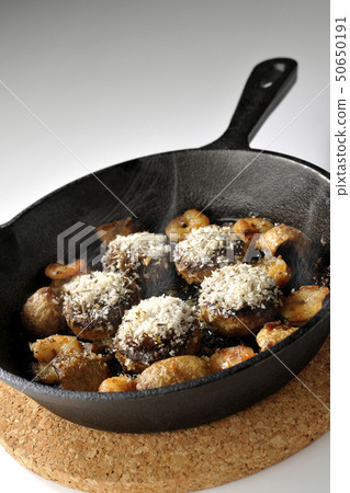 Ahijo蝦和蘑菇(帶蒸汽) Ahijo蝦和蘑菇(帶蒸汽) 50650191