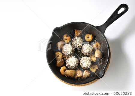 Ahijo蝦和蘑菇(帶蒸汽) Ahijo蝦和蘑菇(帶蒸汽) 50650228