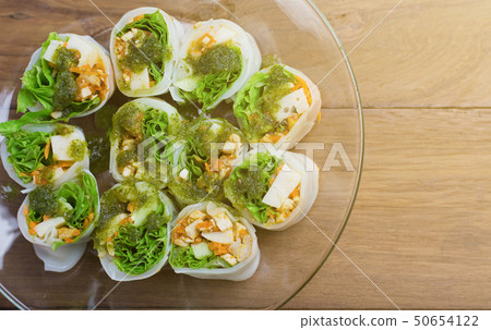 Fresh spring rolls with vegetable 50654122