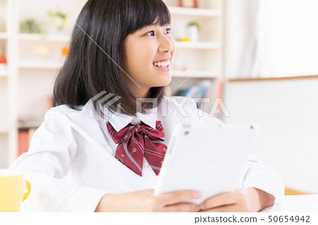看片劑的女孩 看片劑的女孩 50654942