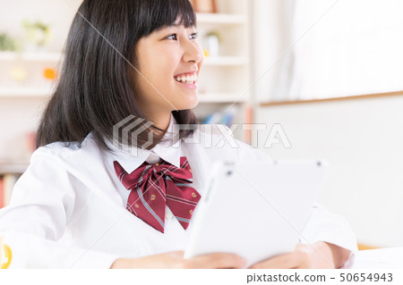 看片劑的女孩 看片劑的女孩 50654943