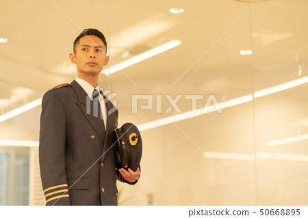 Pilot uniform hat 50668895