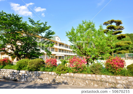 Former Maniwa City paddy field elementary school Maniwa City, Okayama Prefecture 1608 Miyaji 1 March 20 2018 Closed school Former Maniwa City paddy field elementary school Maniwa City, Okayama Prefecture 1608 Miyaji 1 March 20 2018 Closed school 50670255