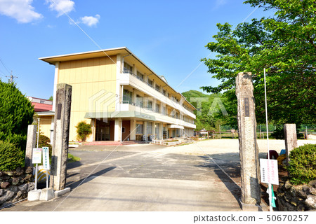 Former Maniwa City paddy field elementary school Maniwa City, Okayama Prefecture 1608 Miyaji 1 March 20 2018 Closed school Former Maniwa City paddy field elementary school Maniwa City, Okayama Prefecture 1608 Miyaji 1 March 20 2018 Closed school 50670257