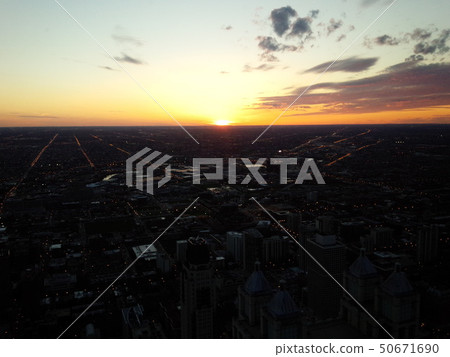 在芝加哥的夕陽輝光 50671690