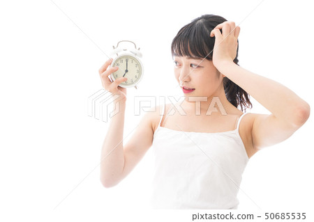 早起的年輕女子 早起的年輕女子 50685535