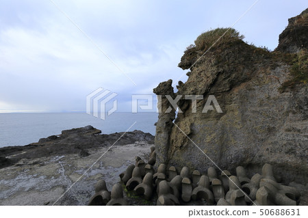 北海道Setana父母和孩子熊岩 北海道Setana父母和孩子熊岩 50688631