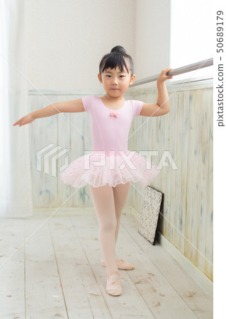 Ballet classroom 50689179