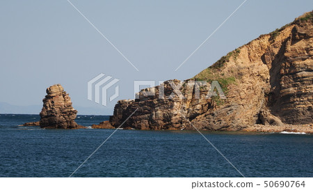 無人居住的島嶼的岩石區域 無人居住的島嶼的岩石區域 50690764