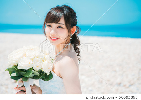 Women in a wedding dress 50693865