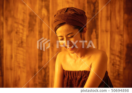Sauna hot spring bathing break woman sweat 50694898