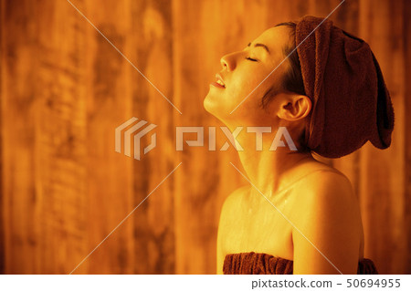 Sauna hot spring bathing break woman sweat 50694955