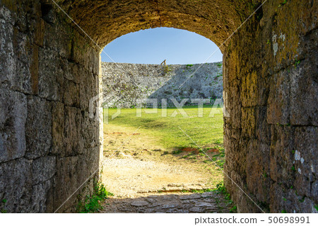 拱門到郭扎基米城堡 拱門到郭扎基米城堡 50698991