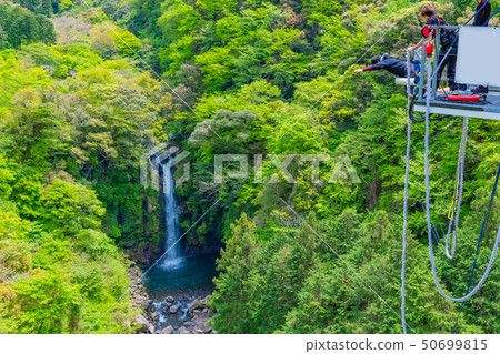靜岡縣富士市鈴祖河流域的蹦極跳 50699815