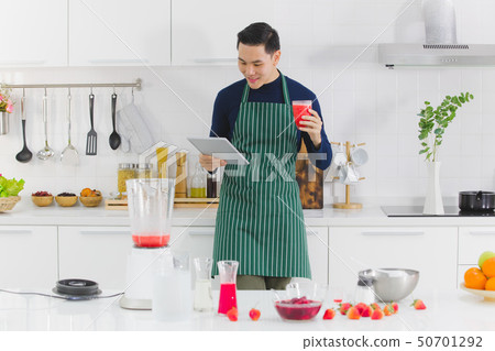 MAN IN APRON MAN IN APRON 50701292