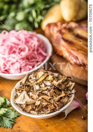 Dried mushrooms sour cabbage smoked pork ribs 50709078