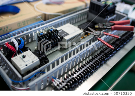 控制面板的接線工作 50710330