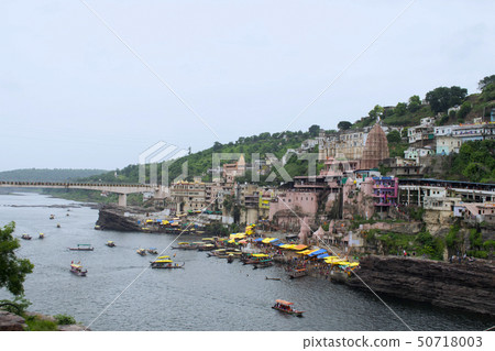 Devotees at Shri Omkar Mandhata Temple, MP 50718003