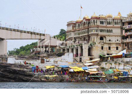 Devotees at Shri Omkar Mandhata Temple, MP 50718006