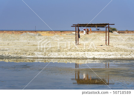 Canopy for workers on Sambhar Salt Lake. India 50718589