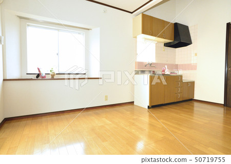 Living Living 50719755