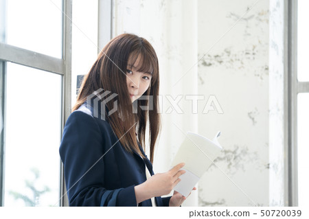 學校的女生 學校的女生 50720039